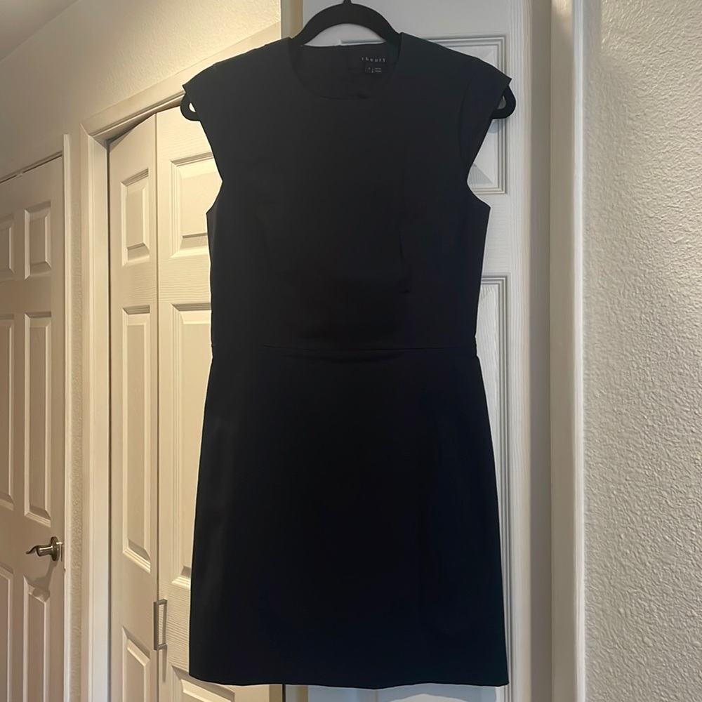 Theory Sz 4 Navy Blue dress